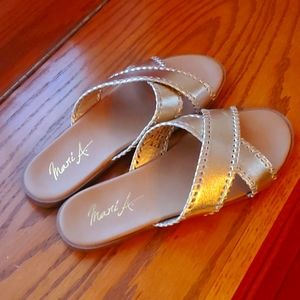 Gold criss-cross slides